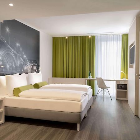 ซูเปอร์ 8 บาย วินด์แฮม ไมนซ์ ซอลล์ฮาเฟิน Hotel ภายนอก รูปภาพ